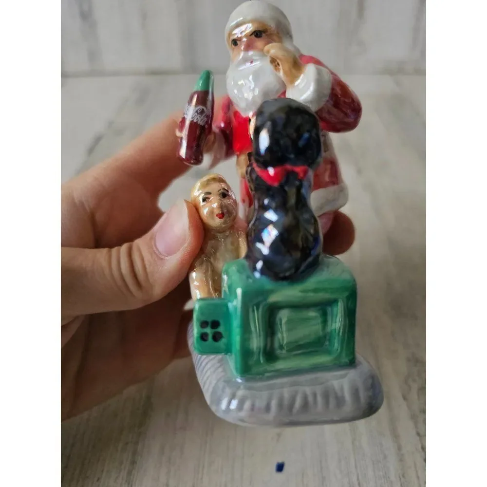 trim a tree Coca-Cola Santa dog ornament 2004 ceramic soda Xmas tree‎